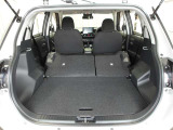 リヤシートを両方倒せば大きな荷物も車載可能です♪
