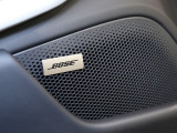 BOSEサラウンドサウンドシステムは、車内の音響特性に合わせて的確にチューニングされており、コンサートホールのようにバランスに優れた原音を忠実に再現した音響パターンを生み出します。