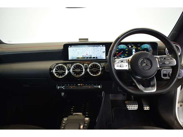 お取り置き メルセデス・ベンツ CLAクラス CLA180 AMGライン の中古車詳細 (29,000