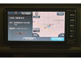 純正ナビを装備。タッチパネル式で使いやすく、お出かけもラクラクです。