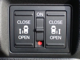 運転席からもスライドドアをボタン操作でスピーディーに開閉できます!またスマートキーでも操作できるので便利です。