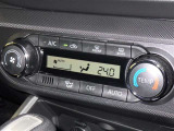 オートエアコン付きなので一度、気温を設定すれば自動的に過ごし易い温度に調整してくれますよ。 車内をいつでも快適空間にしてくれます。