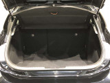 広々としたラゲージスペースを備えています。大きなものや長さのある荷物もしっかりと積み込めます。
