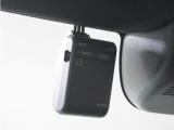 ◆ドライブレコーダー◆映像・音声などを記録する自動車用の装置です。 もしもの事故の際の記録はもちろん、旅行の際の思い出としてドライブの映像を楽しむことができます。