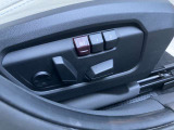 電動シート。運転席はシートメモリー機能付きです