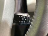 【クルーズコントロール】高速道路もラクラク走行。アクセルを離しても一定速度で走行ができ、長距離運転時の負担を軽減!加速・減速も簡単なスイッチ操作で調整できます。