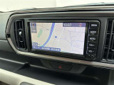 純正ナビを装備。タッチパネル式で使いやすく、お出かけもラクラクです。