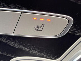 ●フロントシートヒーティング:運転席・助手席共に三段階で調節が可能なシートヒーターを装備しております。季節を問わず快適にご使用いただけます。