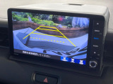 【バックカメラ】駐車時に後方がリアルタイム映像で確認できます。大型商業施設や立体駐車場での駐車時や、夜間のバック時に大活躍!運転スキルに関わらず、今や必須となった装備のひとつです!
