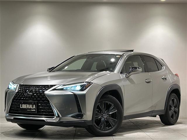 UX 200 サンルーフ 修復歴無し