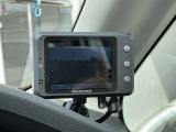 後部ドラレコも装備!運転席前のモニターで確認できます