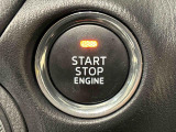 エンジン始動はプッシュスタートで楽々♪電子カードキーを携帯していれば、ブレーキを踏みながらボタンを押すだけで、エンジンの始動がスマートに行えます♪