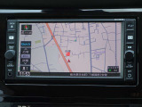 【ナビ】メモリーナビ(MJ117D-W)付きです。目的地を設定すれば初めての場所でも簡単に行くことができます。もちろん音楽だって聴けちゃいます♪