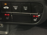 フロント両席にはシートヒーターが付いています!寒い日に便利な装備ですね。