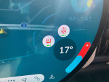 運転席シートヒーターとステアリングヒーター。助手席にもシートヒーター付き
