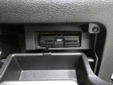 ここにETCが付いております。高速道路の料金所もスイスイ♪ ETCカードの申し込みは日産カードがおすすめ☆「安心」「おトク」「便利」で皆さまのカーライフをサポートする特典満載のカードです。