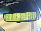 【デジタルインナーミラー】後席の大きな荷物や同乗者で後方が確認しづらい時でも安心!カメラが撮影した車両後方の映像をルームミラー内に表示。クリアな視界で状況の確認が可能です!
