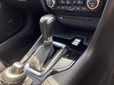 アクセルペダルを踏み込む量や速さに応じて変速パターンを最適制御し、人馬一体の運転感覚を発揮してくれる6速オートマ!