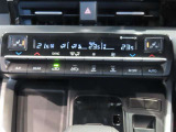 左右独立温度コントロールフルオートエアコンです。運転席、助手席それぞれで独立して温度設定ができます。冷え性の方が乗っても安心ですね♪