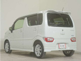 運転席のスペースはゆったりしていて、視界も広く確保されているので普段の運転からロングドライブまで快適です。