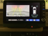 バックでの車庫入れも安心です! リアカメラが付いているバックモニター付のナビを装備しております。バンパーについているソナーや、操作線もついており距離感も画面から確認できます。