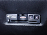 デザインスッキリのビルトイン『ETC』!高速道路の特典はもちろん、キャッシュレスなので料金所では徐行するだけで通過可能です!
