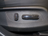 【パワーシート】メモリー機能付きパワーシート装備車です。電動でシートが動きます、高級感がありとても便利な機能です!