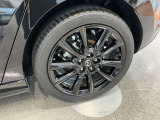 純正18インチブラック塗装のアルミホイールです♪
