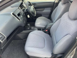 厚みがあって、座り心地のいいソファーのようなシート。運転席も助手席もリラックスしてゆったり座れます。