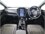 ■視界良好で運転しやすいコックピットです。シンプルで操作性の良いインパネ回りにデザインされ、SUBARUは安全性能に徹底的にまでこだわった視界設計を行っています。