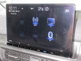 ナビゲーションはギャザズ11.4インチコネクトナビ(LXM-237VFLi)を装着しております。AM、FM、CD、DVD再生、Bluetooth、音楽録音再生、フルセグTVがご使用いただけます。