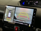 【パノラマモニター】車両周囲を上から見下ろしたような映像を表示。正確なモニタリングが可能になり、駐車時・幅寄せをアシストします!