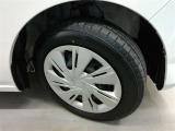 タイヤはまだまだしっかり山が有り、ひび割れも見れません。