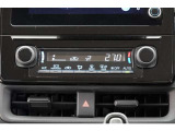 操作しやすいオートエアコン装備しています。