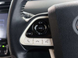 ステアリングスイッチ付き。前方から目を離すことなく操作することが可能です。