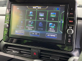 【純正ナビ】人気の純正ナビを装備しております。ナビの使いやすさはもちろん、オーディオ機能も充実!キャンプや旅行はもちろん、通勤や買い物など普段のドライブも楽しくなるはず♪