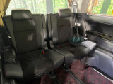 3列目シートはもちろん状態良好☆大人でもゆったりと座って頂けますので、大人数でのお出かけもラクラクです♪ご家族で、気の知れた仲間で、ドライブに行くのが楽しみですね♪