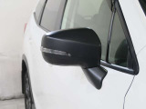 ウインカーを備えたミラーです!キーレスロックアンロックで開閉設定もできます!