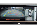 車両を上から見たような映像で、運転席から目視だけでは見にくい車両周辺の状況をしっかり確認できます。