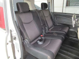 後部座席も気になるようなキズ・汚れやへたり等、大きなダメージはなく、良好な状態です。しっかりとクリーニング整備をしご納車いたします。