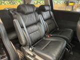 後部座席も気になるようなキズ・汚れやへたり等、大きなダメージはなく、良好な状態です。