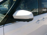 ターンランプ付きドアミラーはデザインだけでなく、他のドライバーや周囲の歩行者にもわかり易く視認性も十分な装備です。