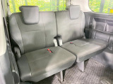 3列目シートはもちろん状態良好☆大人でもゆったりと座って頂けますので、大人数でのお出かけもラクラクです♪ご家族で、気の知れた仲間で、ドライブに行くのが楽しみですね♪