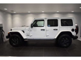 横から見てもJeepだとわかりますね!
