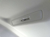 後部座席用にリヤクーラーが装備されています。暑い夏でも涼しい風で快適な空間が広がります。