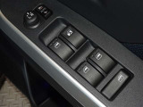電動格納式ドアミラー・パワーウインドウを装備しています。