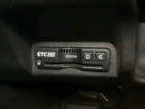 ハンドルの左下にETC2.0がついています。高速道路の料金所の通過も楽々です。 カードの取り出しもしやすい場所についています。
