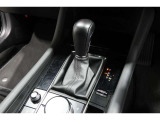扱いやすい位置に配置されたフロアオートマチックです☆CVTを採用で滑らかでスムーズな走りが楽しめますよ♪