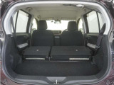 運転にかかわる様々な操作を安全に行えるように視点移動が少なく、操作性に配慮されたスイッチ類が凝縮されたコクピットです。