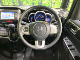 ステアリングも使用感が少なく、きれいな状態となっております♪